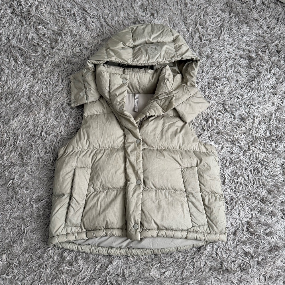 Lululemon Wunder Puff Cropped Vest in Heathered Raw Linen